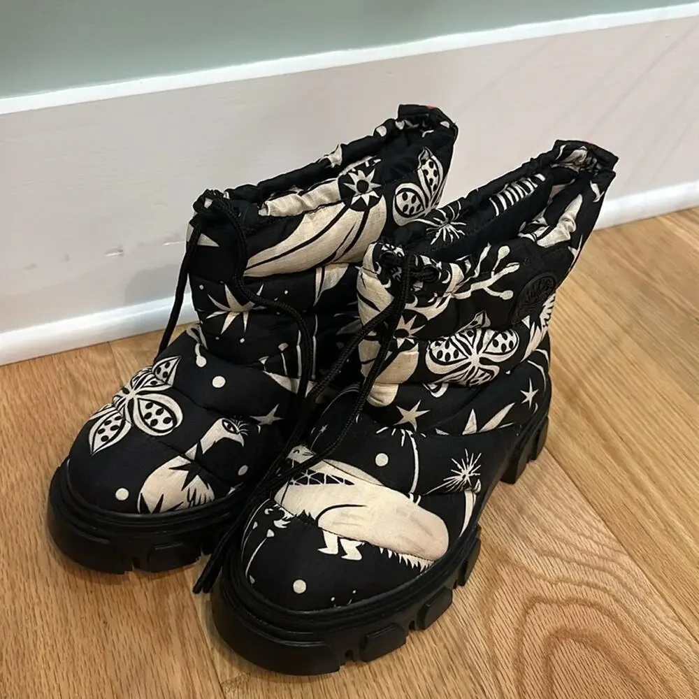 NWT FARM RIO Black Cerrado Sky Lug Sole Ankle‎ Boot In Cerrado Sky